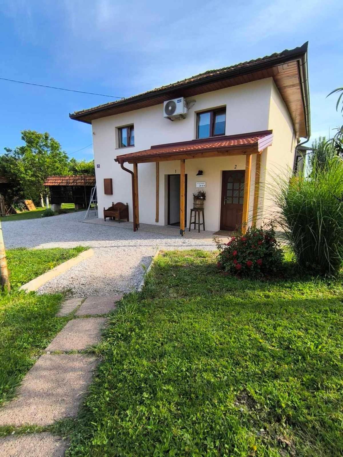 Begova Kuca-Velika Kladusa Exteriör bild